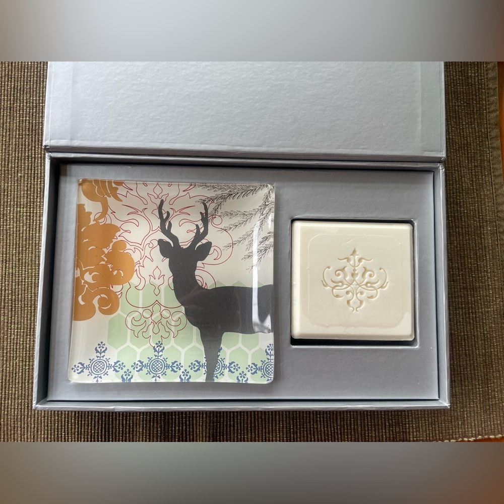 Fringe Studio - Deer Soap Dish w/ Soap - NEW - Great WHITE ELEPHANT GIFT
